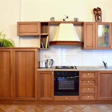 Apartment Lesser Town! Praag Buitenkant foto
