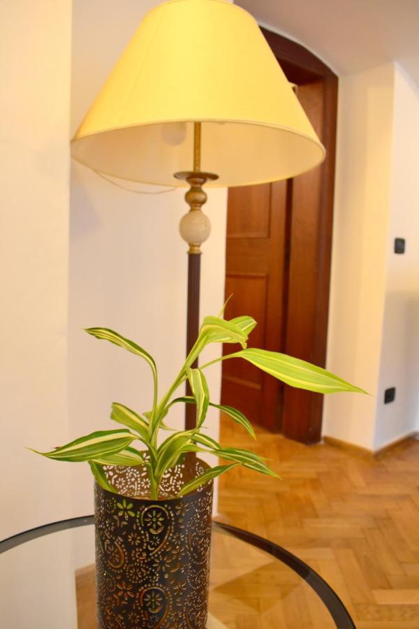 Apartment Lesser Town! Praag Buitenkant foto