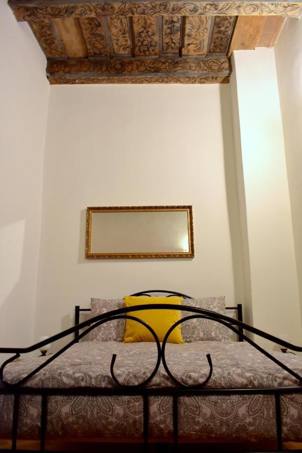 Apartment Lesser Town! Praag Buitenkant foto