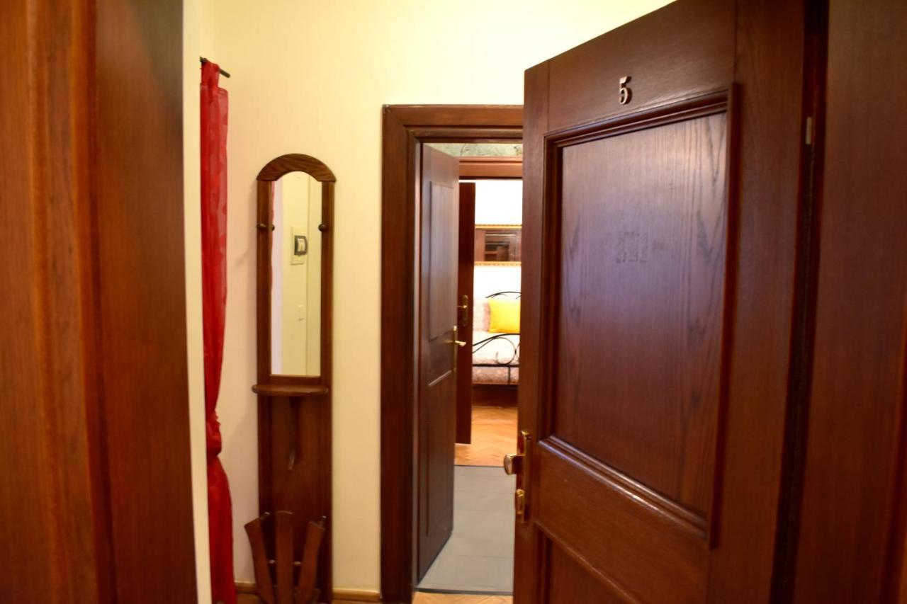Apartment Lesser Town! Praag Buitenkant foto