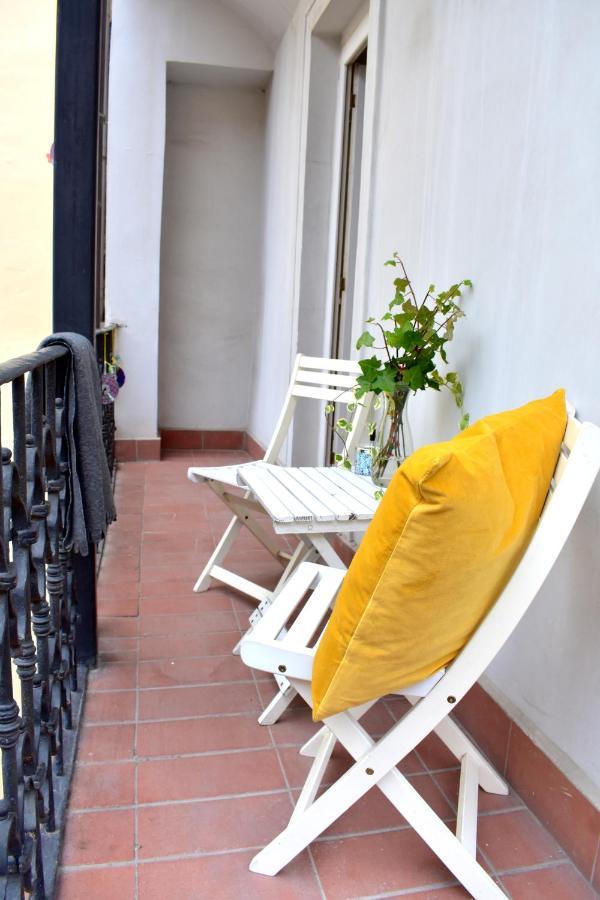 Apartment Lesser Town! Praag Buitenkant foto
