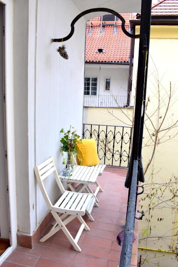 Apartment Lesser Town! Praag Buitenkant foto