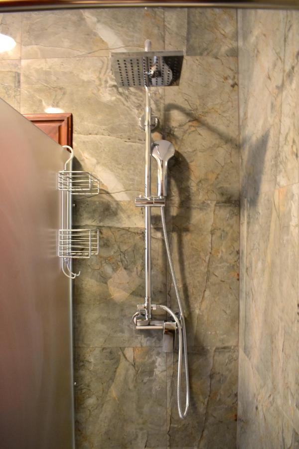 Apartment Lesser Town! Praag Buitenkant foto